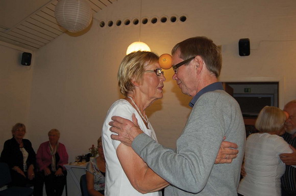 DSC_0092 Vinderne af appelsindansen blev Inge Cassøe og Ib Ibsen