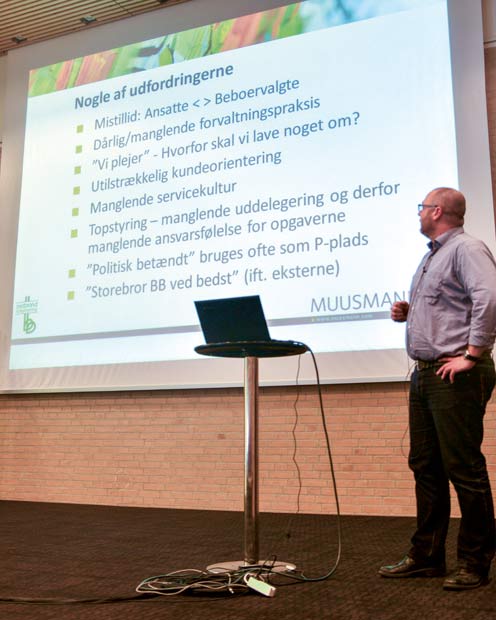 Repræsentant fra Muusmann introducerer deltagerne for dagens tema. Repræsentant fra Muusmann introducerer deltagerne for dagens tema.