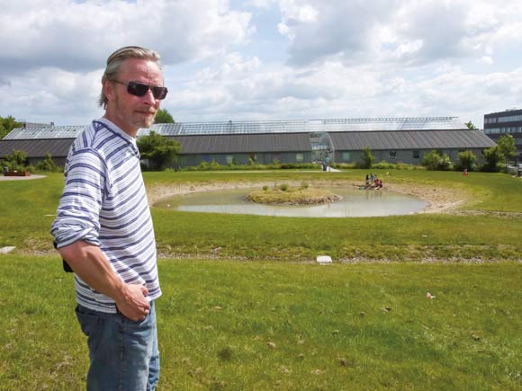 Jesper Fræer har været med til at arbejde med renoveringen af Skovgårdsparken Jesper Fræer har været med til at arbejde med renoveringen af Skovgårdsparken