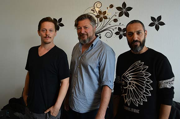 Thure Lindhardt, instruktør Christoffer Berdal og Chadi Abdul-Karim glæder sig til at prøve et andet teaterformat.