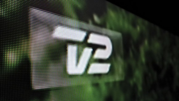 TV 2 logo på tv-skærm