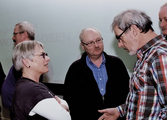 Der var interesse for emnerne - her er det Karen, Jesper og Asger fra afdeling 1, der diskuterer. Der var interesse for emnerne - her er det Karen, Jesper og Asger fra afdeling 1, der diskuterer.