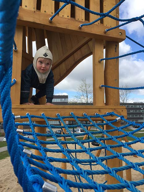 Mange er glade for legepladserne i Skovgaardsparken.