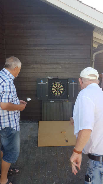 Dartspillerne er lidt uenige om, hvor mange point de får, hvis de rammer bullseye.