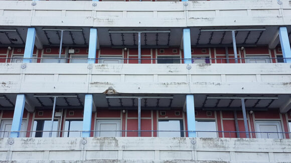 Stivere sørger for, at højhuset forbliver stabilt.