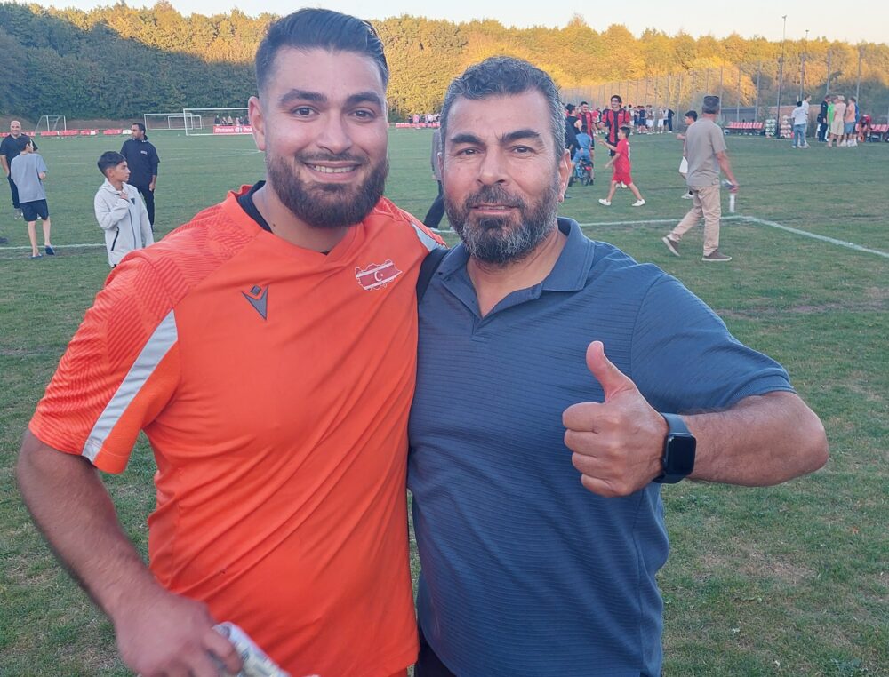 Ahmad og Omar Kais efter kampen.